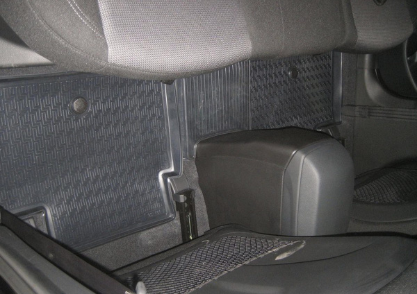 Автомобильные коврики Rival для Hyundai i30 хэтчбек 3/5-дв., универсал 2011-2017, полиуретан, с крепежом, с перемычкой, 5 шт., 12302001