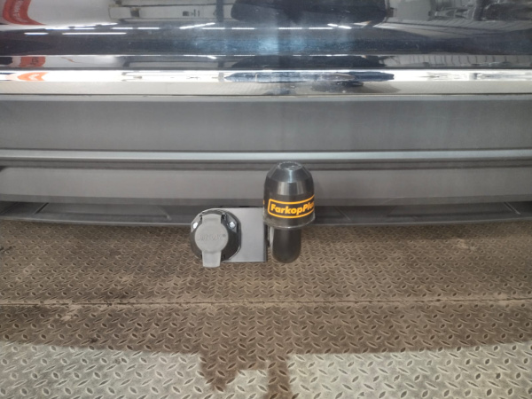 Фаркоп Avtos Audi Q3 (2011-2018)