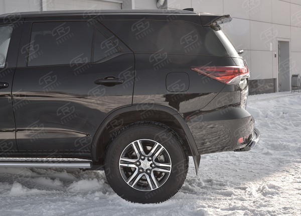 Фото Защита заднего бампера d75х42 дуга TOYOTA FORTUNER 2017-