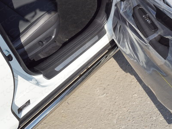 Фото Пороги труба 60,3 мм для Infiniti QX 50 2018-