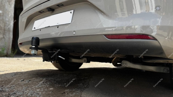 фото Фаркоп ПТ Групп «быстросъемный под квадрат» для LiXiang L6 (2024-)