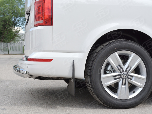 Фото Защита заднего бампера 75х42 дуга VOLKSWAGEN Multivan Caravella Transporter Т6 2016 (короткая база)