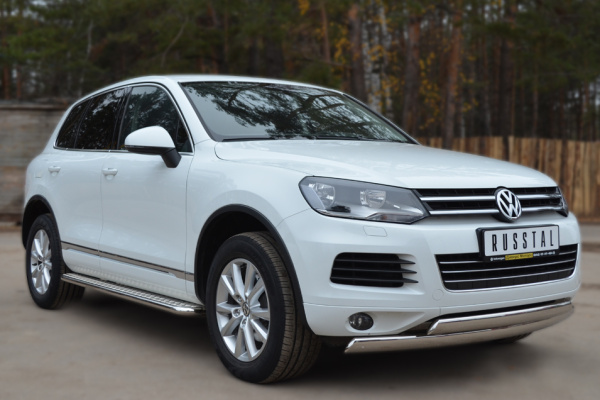 Фото Пороги труба d42 с листом (лист алюм,проф.нерж)(вариант 1) VOLKSWAGEN Touareg 2010-2013
