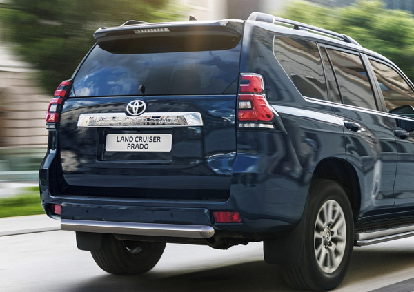 Фото Защита заднего бампера d76 короткая Toyota Land Cruiser 150 Prado 2017-