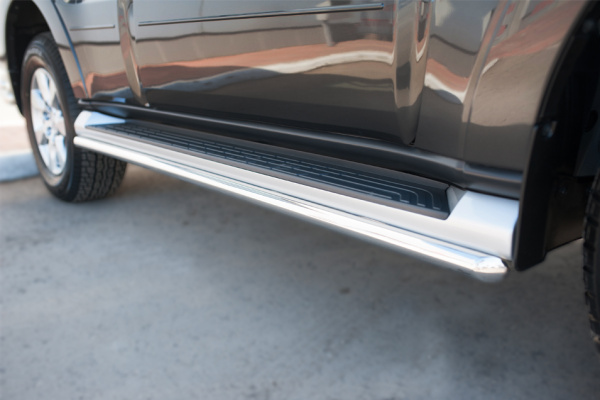 Фото Защита порогов d42 MITSUBISHI Pajero 4 2014-