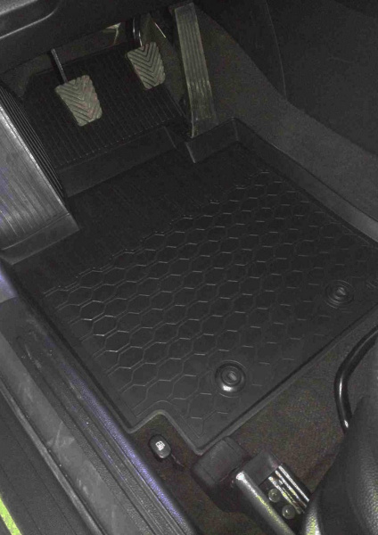 Автомобильные коврики Rival для Kia Soul хэтчбек 5-дв. 2013-н.в., полиуретан, с крепежом, с перемычкой, 4 шт., 12806002