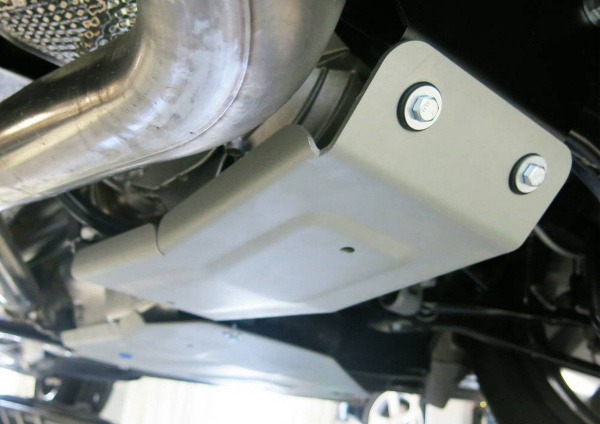 Фото Защита редуктора Rival для Audi Q7 (кроме а/м с упр-мой зад. подвеской) 2015-н.в., алюминий 4 мм, с крепежом, 333.0333.1