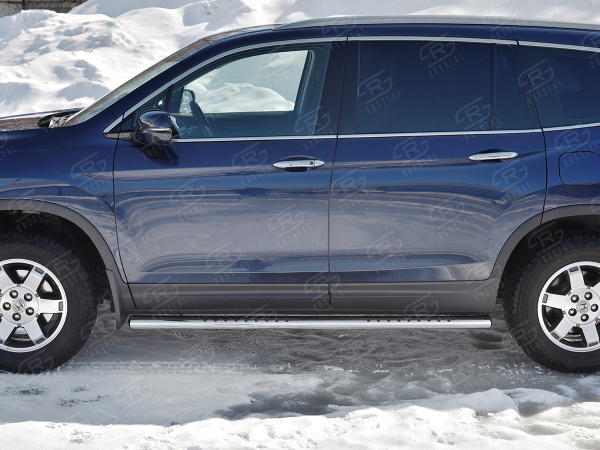Фото Пороги труба 120х60 овал с проступью HONDA PILOT 2016-