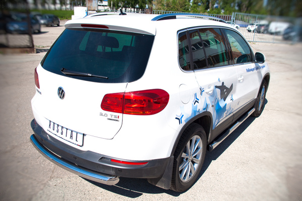 Фото Пороги труба d76 с накладками (вариант 2) VOLKSWAGEN Tiguan Sport & Style 2011-2016