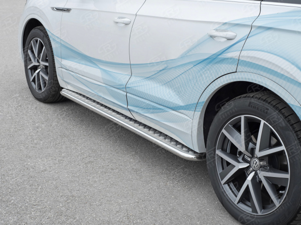 Фото Пороги труба d42 с листом (лист алюм, проф. нерж) (вариант 1) VOLKSWAGEN TOUAREG 2018-