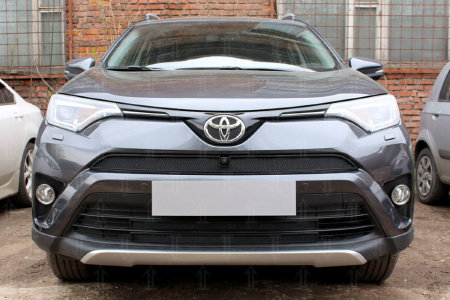 Защита радиатора Toyota Rav 4 2015- (с камерой) black верх