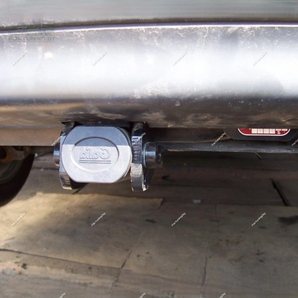 Фаркоп Galia (Словакия) «быстросъемный» для Audi A6 II «C5» (1997-2005) "седан/ универсал"