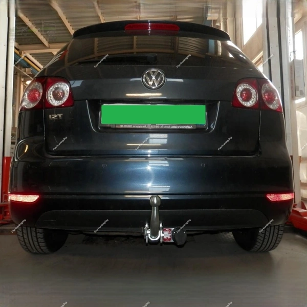 фото Фаркоп Galia (Словакия) «быстросъемный» для Volkswagen Golf Plus II (2009-2014) «хэтчбек 3/5 дверей»