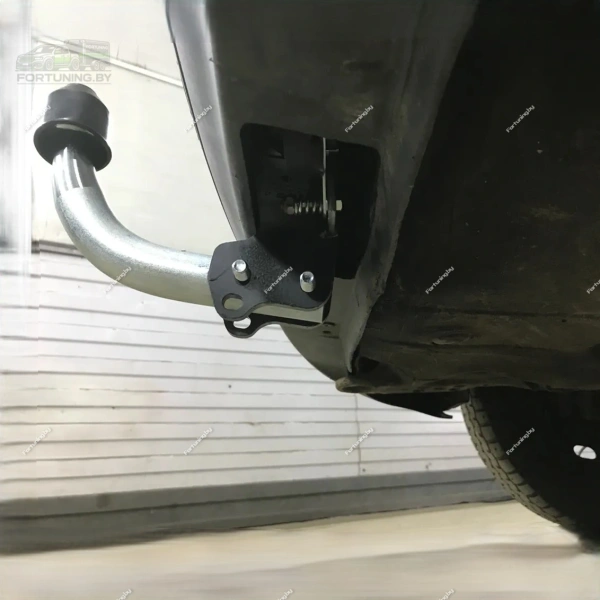 фото Фаркоп Galia (Словакия) для Seat Leon I (1999-2005) «хэтчбек»