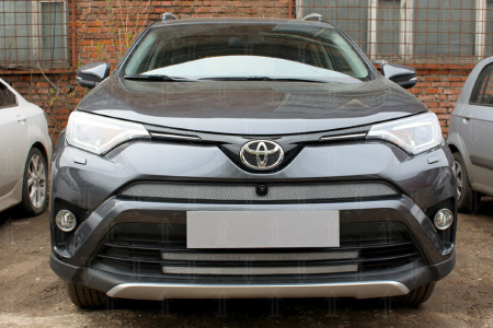 Защита радиатора Toyota Rav 4 2015- (с камерой) chrome верх