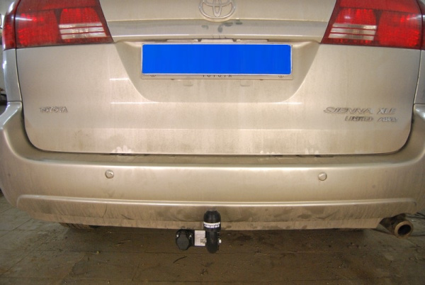 фото Фаркоп Imiola для Toyota Sienna 2004-2011