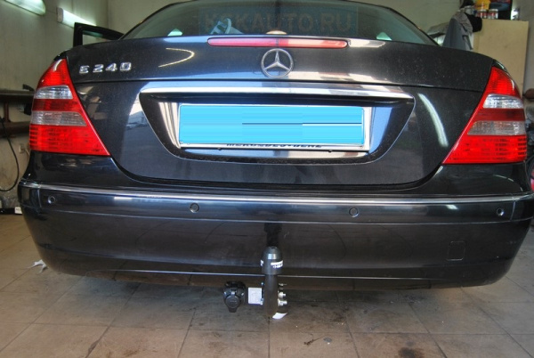 фото Фаркоп Imiola для Mercedes E-Class седан 2002-2009