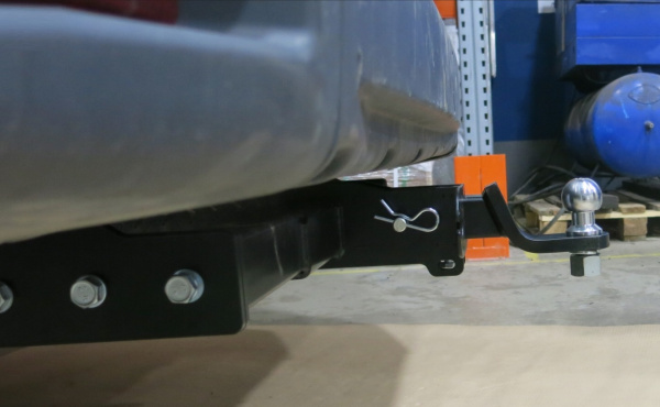 Фото фаркопа для Фаркоп BERG для ГАЗ Газель Next «ЦМФ» (2013-), "включая удлиненную версию, быстросъемный" 