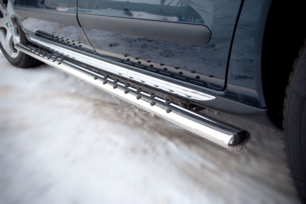 Фото Пороги труба d75х42 овал с проступью PEUGEOT 3008 2009-2013