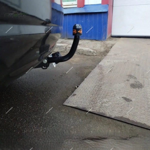 фото Фаркоп Leader Plus (Россия) для Nissan Tiida I (2004-2013) «седан»