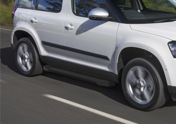 Фото Пороги алюминиевые Rival "Black" для Skoda Yeti 2009-2014-