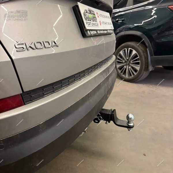 фото Фаркоп AvtoS (Россия) «быстросъемный под квадрат» для Volkswagen Tiguan II (2016-2025)