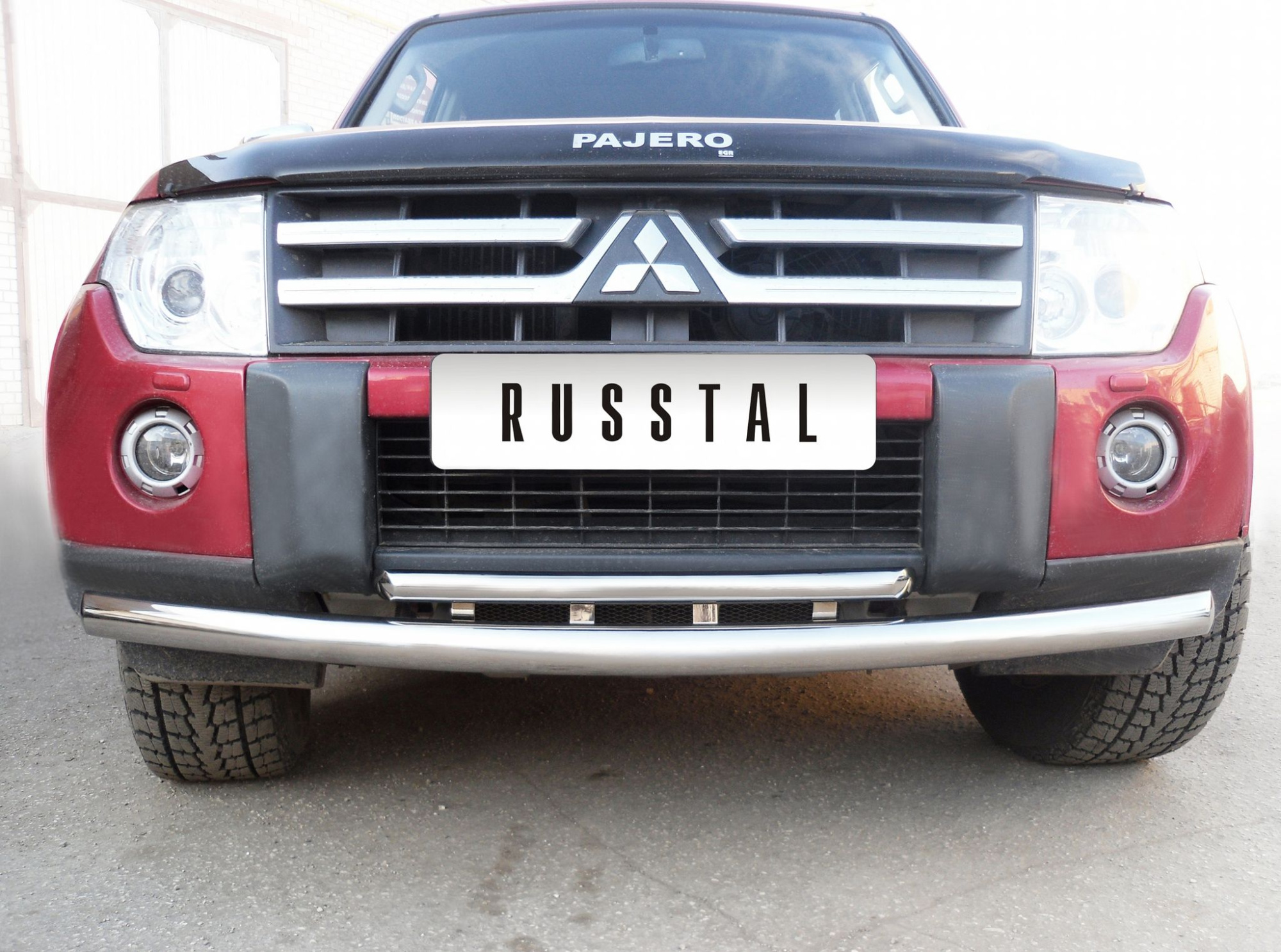 Фото Защита переднего бампера d76/42 MITSUBISHI Pajero 4 2006-2011