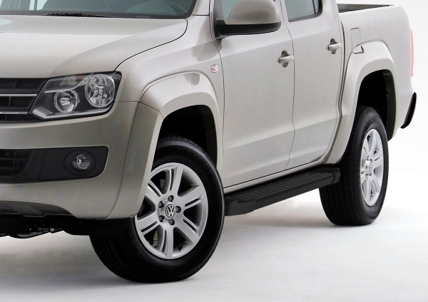 Фото Пороги алюминиевые Rival "Black" для Volkswagen Amarok 2010-2016-