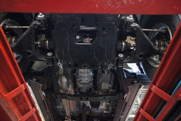 Фото Композитная защита картера и КПП (из 2-х частей) Toyota  Hilux (2012 по наст.)