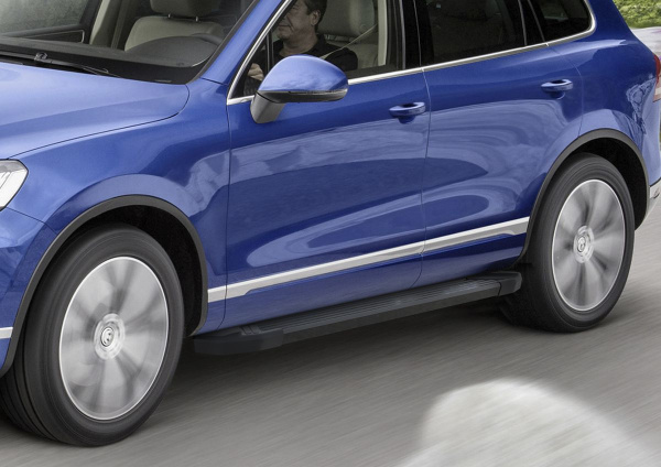 Фото Пороги алюминиевые Rival "Black" для Volkswagen Touareg 2010-2014-