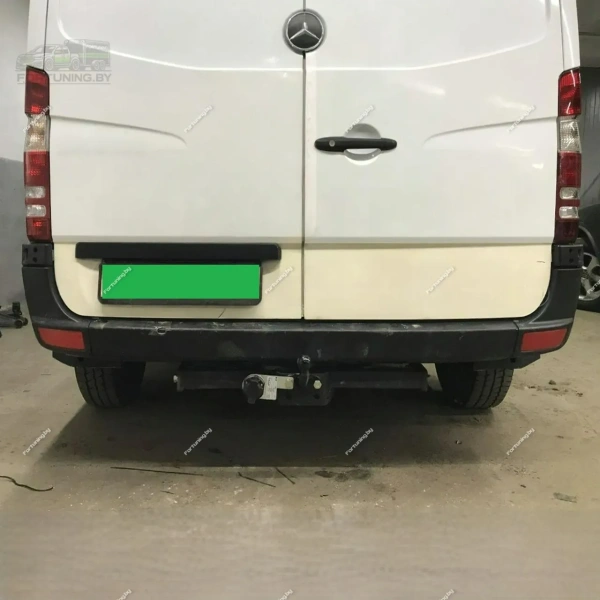 фото Фаркоп AvtoS (Россия) для Mercedes Sprinter III (2018-) (одинарные колёса, без ступеньки, база 3250/ 4325мм)