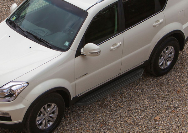 Фото Пороги алюминиевые Rival "Premium-Black" для Ssang Yong Rexton 2007-2012-2016