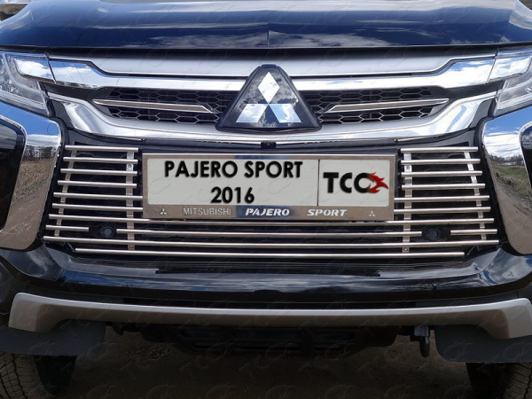 Фото Решетка радиатора 12 мм (с парктроником) для Mitsubishi Pajero Sport 2016-