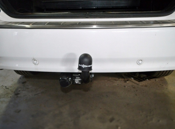 фото Фаркоп Imiola для Toyota Avensis универсал 2009-