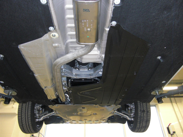 Фото Алюминиевая защита АКПП и топливной системы BMW 1 (F20) (2011 по наст.)