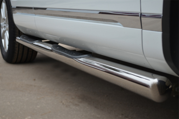 Фото Пороги труба d76 с накладками (вариант 3) VOLKSWAGEN Touareg 2010-2013