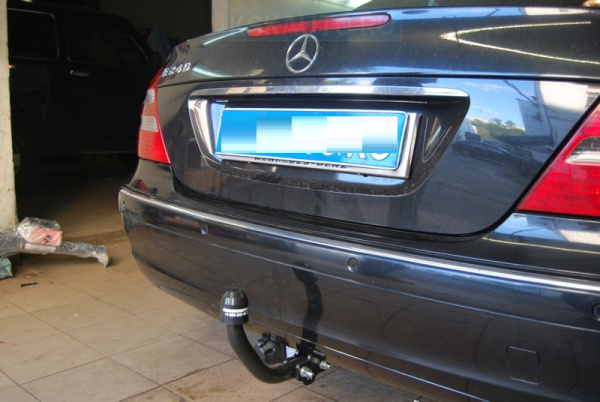фото Фаркоп Imiola для Mercedes E-Class седан 2002-2009