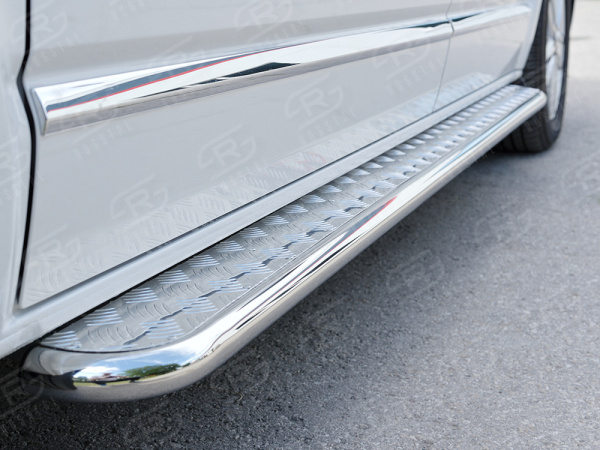 Фото Пороги труба d42 левый С листом (лист алюм, проф. нерж)(вариант 1) VOLKSWAGEN Multivan Caravella Transporter Т6 2016 (короткая база)