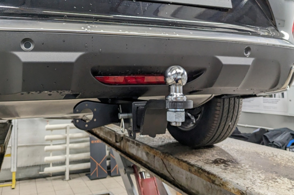 Фаркоп BERG «быстросъемный под квадрат» для Exeed TXL I (2019-2024) "только до* и 1 рестайлинг"