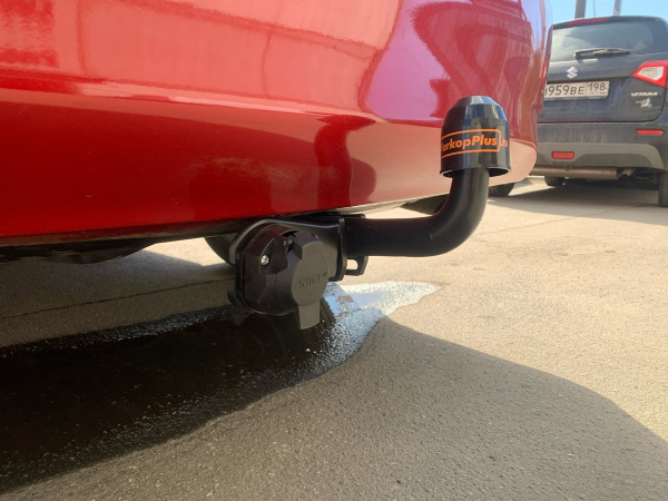 фото Фаркоп BERG для Toyota Corolla «седан» XI (2012-2020)