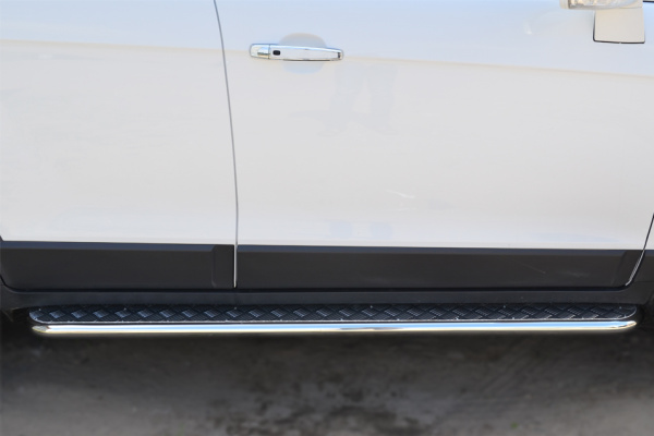 Фото Пороги труба d42 с листом (лист алюм., проф. нерж) (Вариант 1) CHEVROLET Captiva 2013-2016