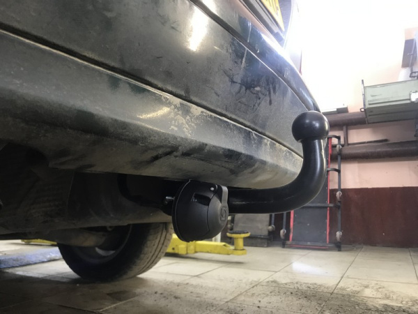 фото Фаркоп Imiola для Mercedes C-Class седан/универсал 2000-2007