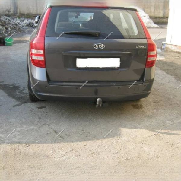 фото Фаркоп Imiola для Kia Ceed универсал 2007-2012