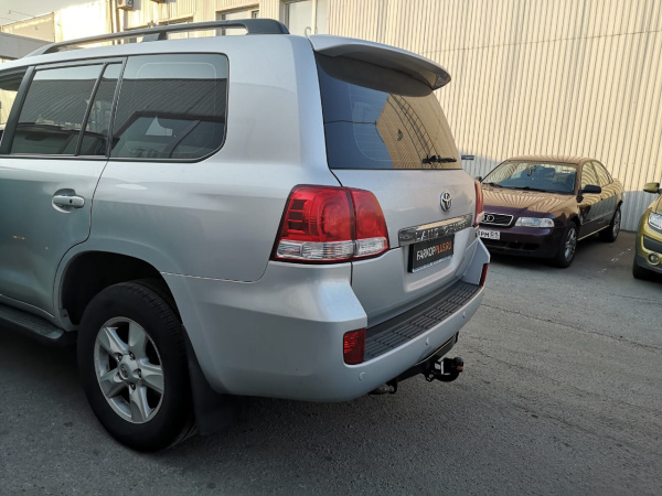 фото Фаркоп Bosal - Oris - Weso для Toyota Land Cruiser 200 (2007-2015) "кроме Executive, Excalibur"