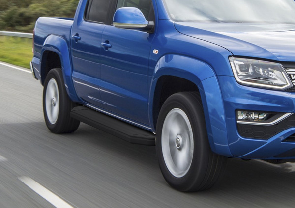 Фото Пороги алюминиевые Rival "Premium-Black" для Volkswagen Amarok 2016-